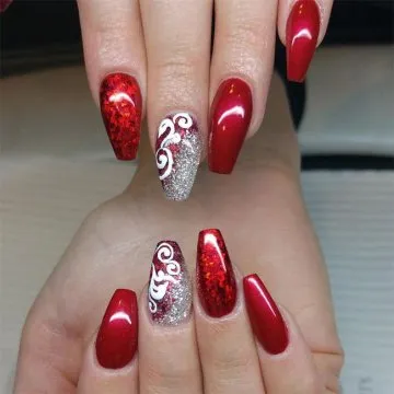 Красный дизайн ногтей: модные тенденции, фото 2022-2023