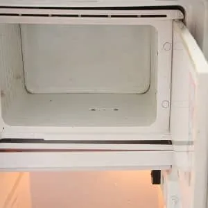 Как разморозить морозильник в холодильнике быстрее