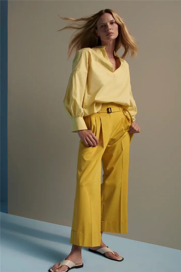желтые женские брюки