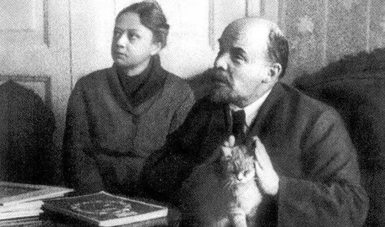 Владимир Ленин с женой Надеждой Крупской
