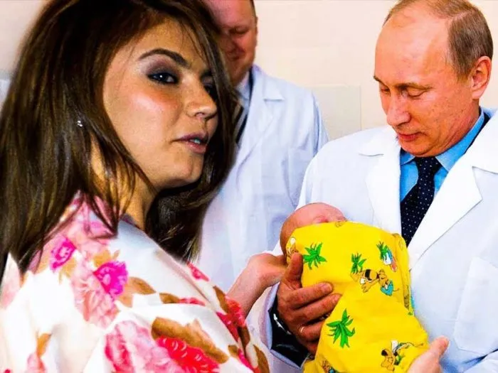 Алина Кабаева родила двойню от Путина или нет: сколько детей, на кого похожи, личная жизнь