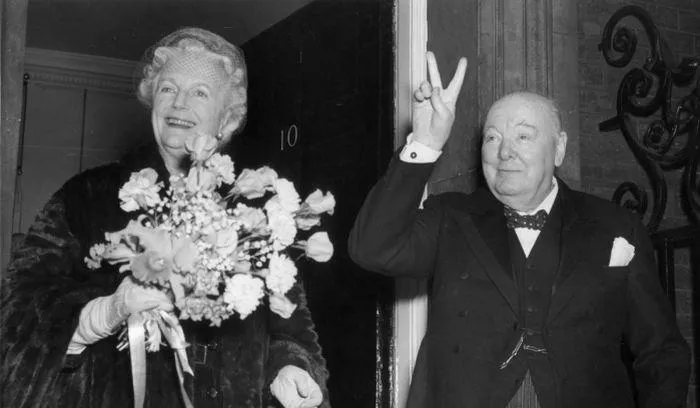 Уинстон Черчилль и Клементина Хозьер. / Фото: www.huffpost.com