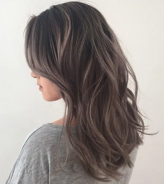 45 shades of grey silver and white highlights for eternal youth in ashy brown hair color 1 - Коричневый цвет волос: оттенки, фото, краска, видео