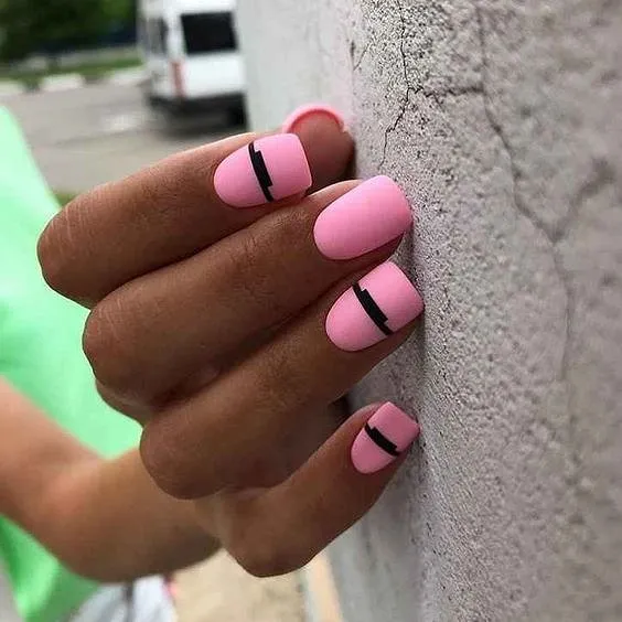 Розовый маникюр 2022: стильные идеи и лучшие сочетания фото №52