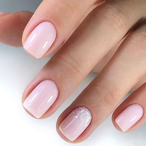 Розовый маникюр 2022: стильные идеи и лучшие сочетания фото №51