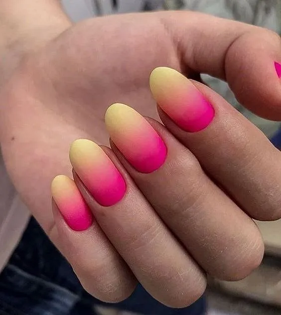 Розовый маникюр 2022: стильные идеи и лучшие сочетания фото №10