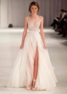 Свадебное платье от Paolo Sebastian с разрезом