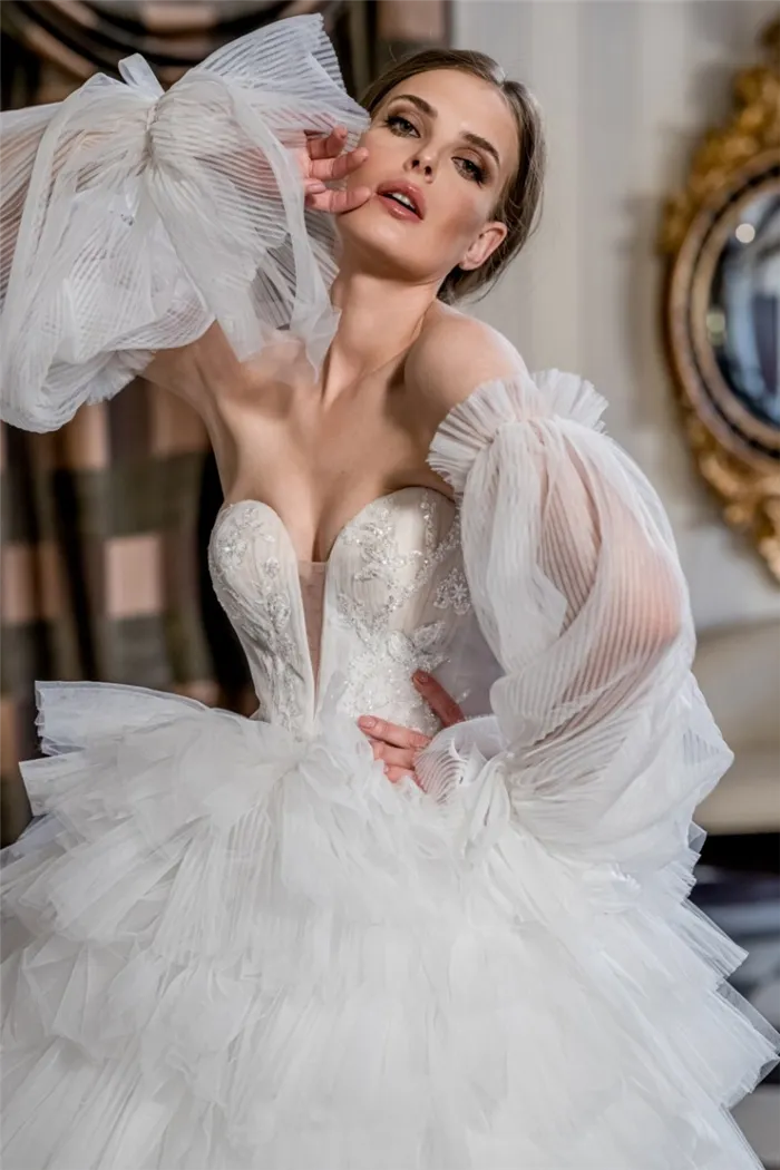 Красивые и модные свадебные платья 2022 года с фото
