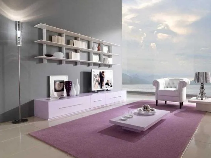 сочетание яркого розового в стиле квартиры с другими цветами