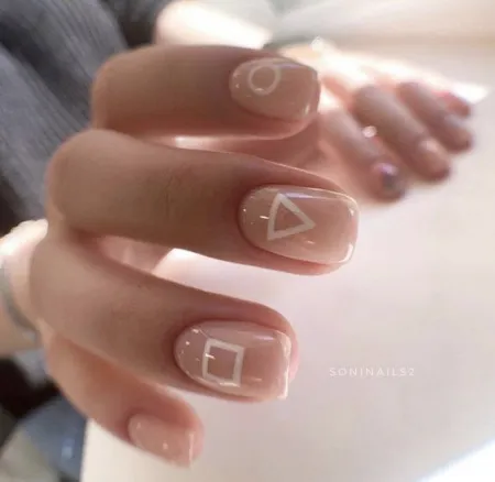 Фото модного дизайна на короткие ногти