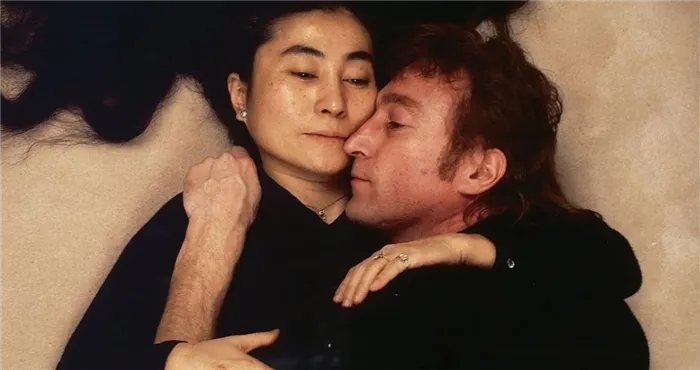 Джон Леннон и Йоко Оно на фото