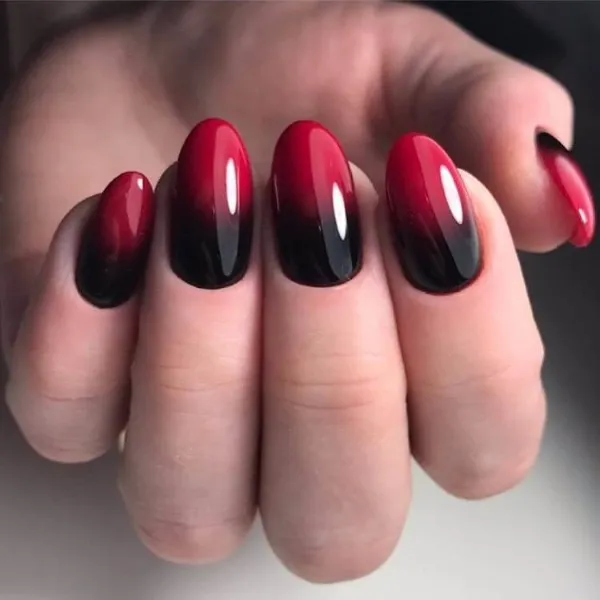 Маникюр красный с черным. Фото, новинки дизайнов 2022, на короткие и длинные ногти