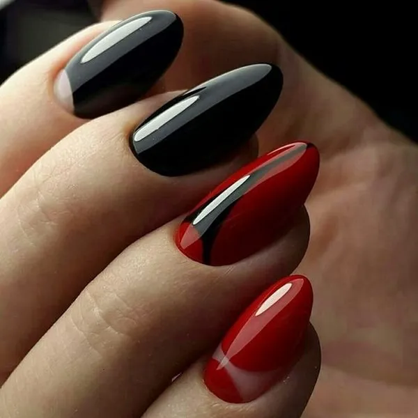 Маникюр красный с черным. Фото, новинки дизайнов 2022, на короткие и длинные ногти