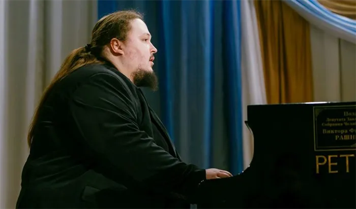 Лука Сафронов дал благотворительный концерт «Покаяние»