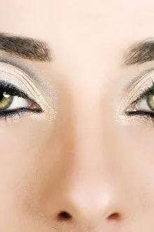 Особенности макияжа глаз в серых тонах