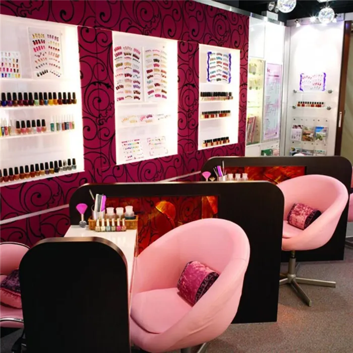Розовый дизайн интерьера ногтевой студии