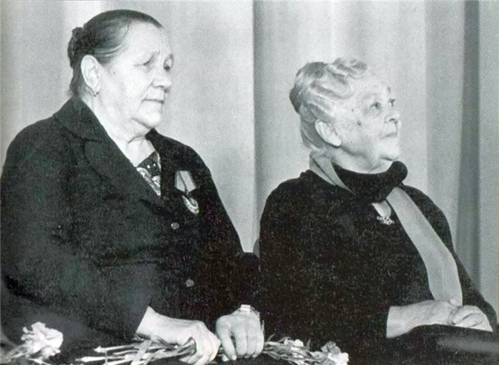 Две матери. Анна Тимофеевна Гагарина и Мария Николаевна Баланина, мать С.П. Королева. / из личного архива