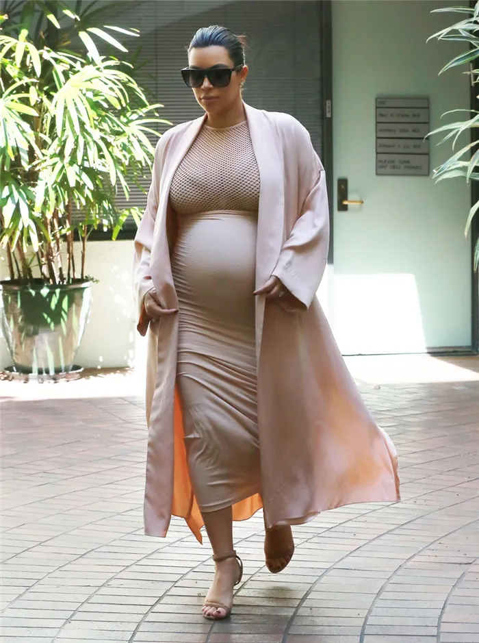Фигура Ким Кардашьян во время беременности