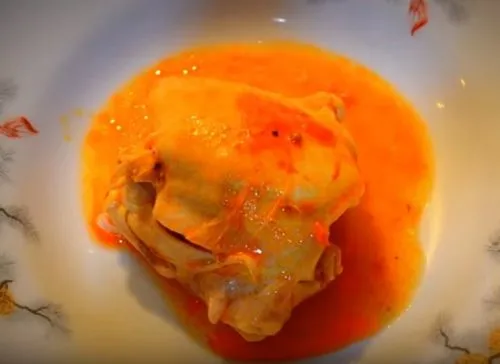 Тушеная курица в томатном соусе