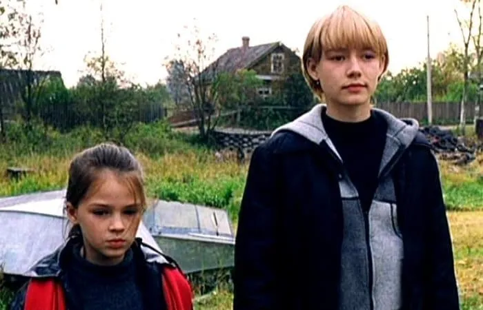 Кадр из фильма *Сестры*, 2001 | Фото: kino-teatr.ru