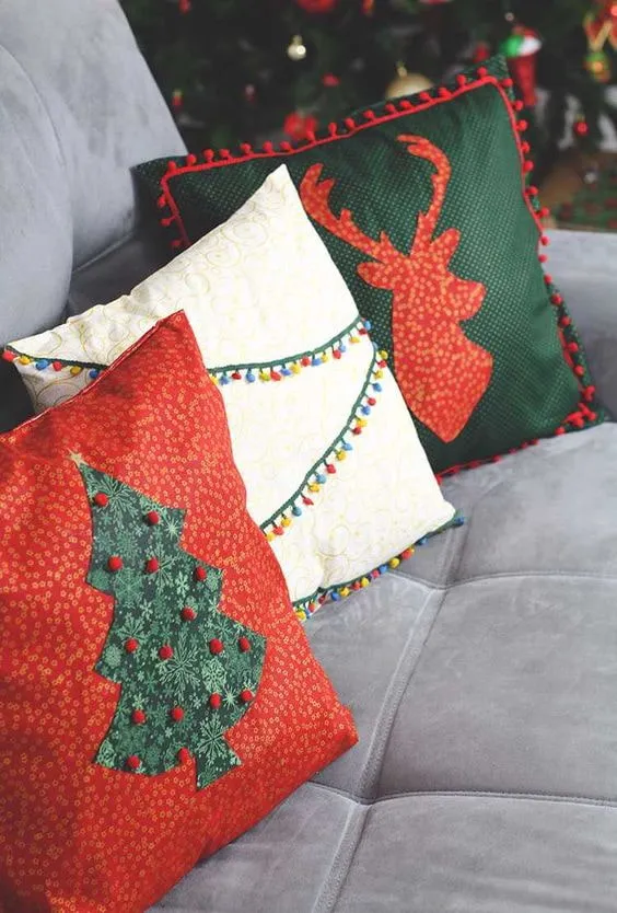 Подушки новогодние на диван