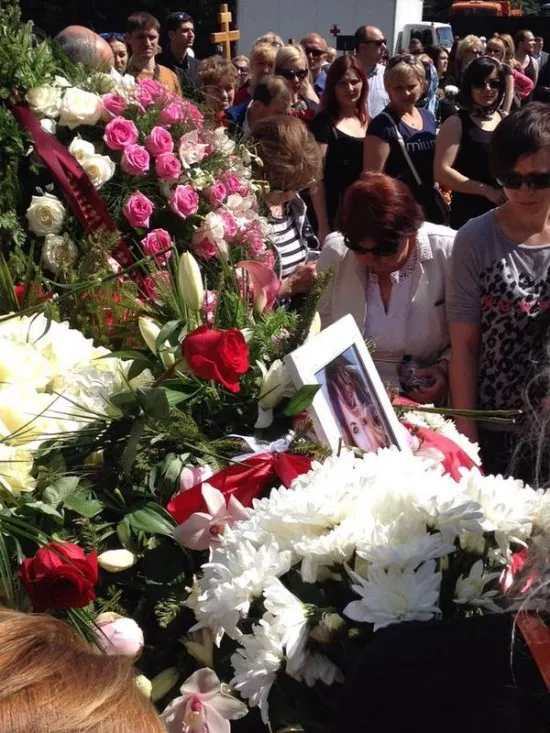 Похороны Жанны Фриске: на кладбище