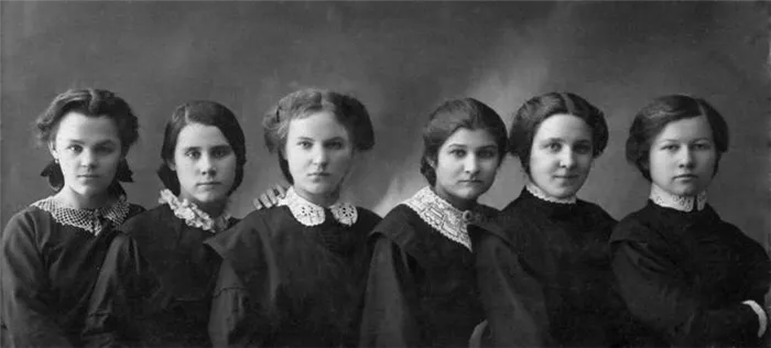 Причёски гимназисток в 19 веке