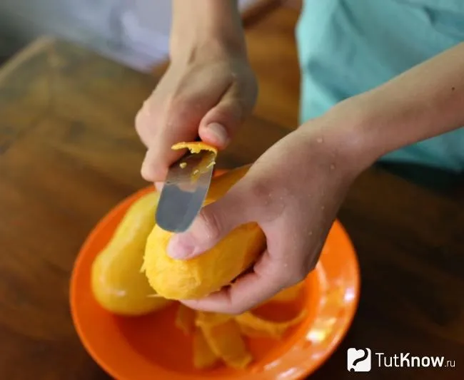 Как почистить манго для салата