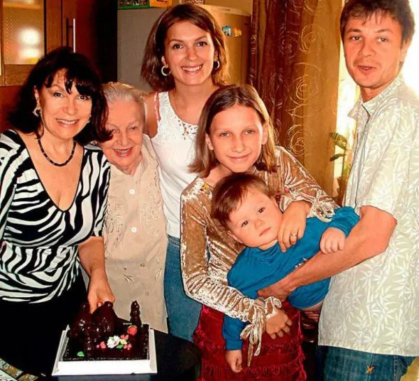 Мария Порошина со своей семьей