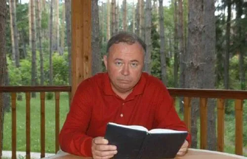 Андрей Караулов