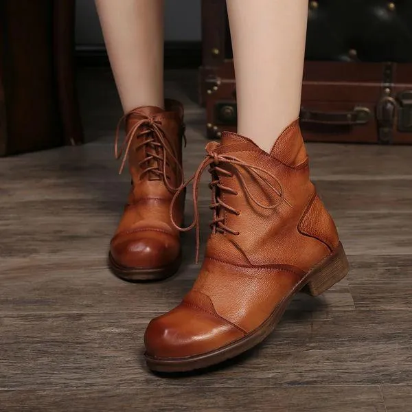 Модные коричневые ботинки