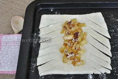 Кленовый пекан: рецепт приготовления из слоеного теста, с яблоками, с творогом