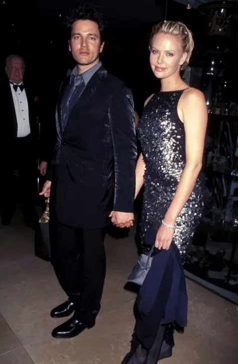 Музыкант Стивен Дженкинс и его девушка, актриса.