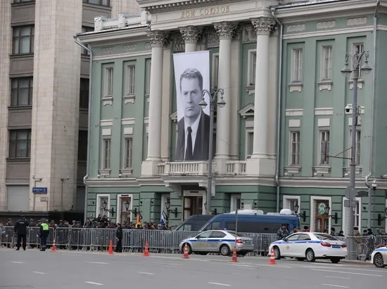 «Я мечтаю сто дней быть никем» Умер Владимир Жириновский. Какие слова скандального политика навсегда войдут в историю?