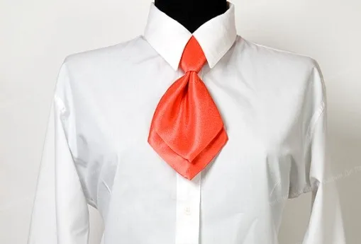 Как завязывать женский галстук для создания делового стиля?