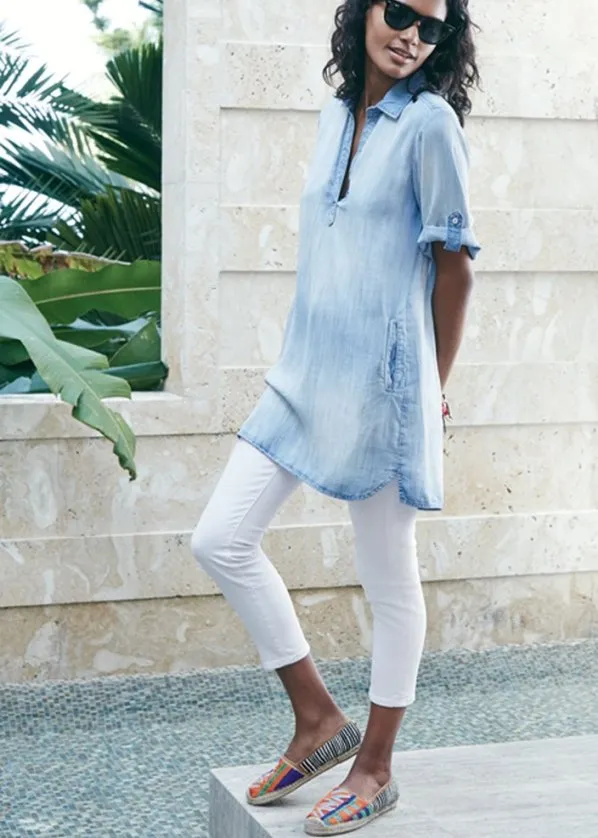 Белые джинсы женские 2022 - модные фото