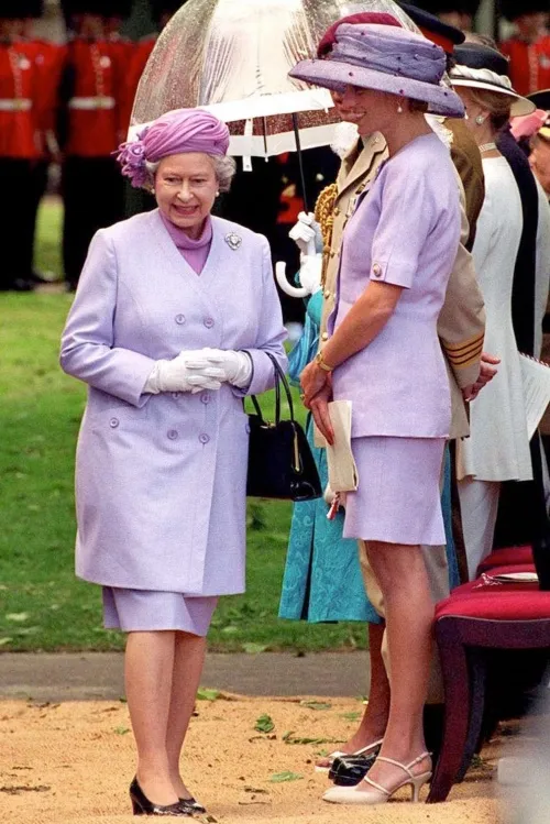 Принцесса Диана и Королева Великобритании