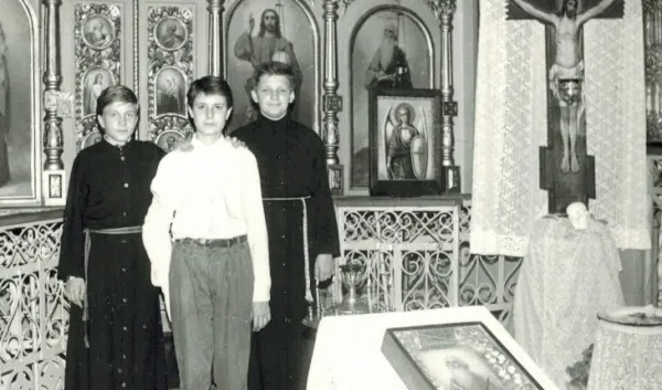 Василий Вакуленко (Баста) в детстве в церкви