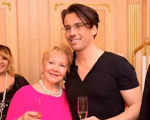 Максим Галкин с мамой