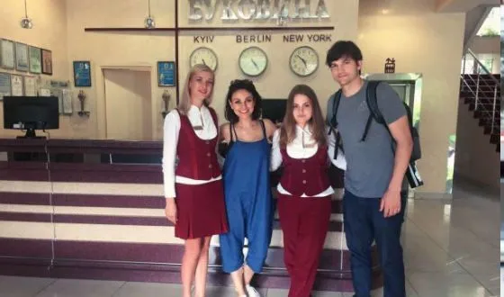 В 2017 Мила Кунис с мужем съездила в Украину